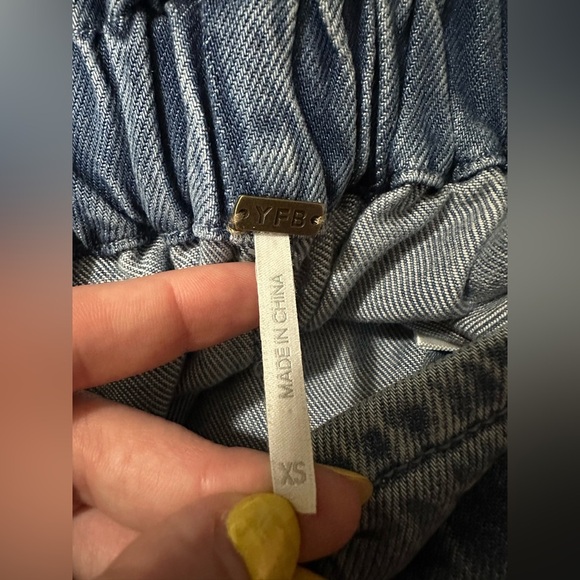 YFB young fabulous and broke wide leg pull on jeans with pockets size XS - Picture 2 of 9